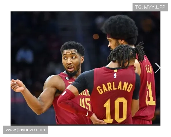 维金斯盛赞鲍威尔为今夏最佳引援称其为顶尖领袖展现非凡实力